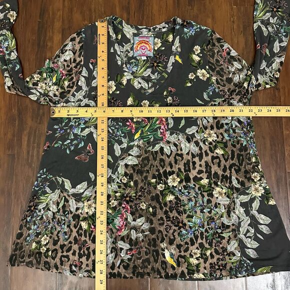 JOHNNY WAS Ash Bird Leopard Favorite Long Sleeve V-Neck Swing Tee - Picture 10 of 11